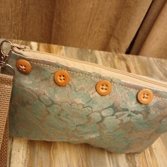 New Zippy Hanging Satin Wristlet Clutch Pouch Make-up Bags Button detail Florals - Picture 5 of 16